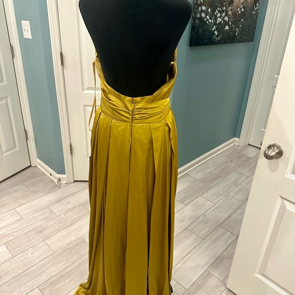 MAC DUGGAL 26531 CHARMEUSE HALTER STRAP SOFT TIE WAIST CHARTREUSE GOWN  sz 8 - Picture 14 of 17